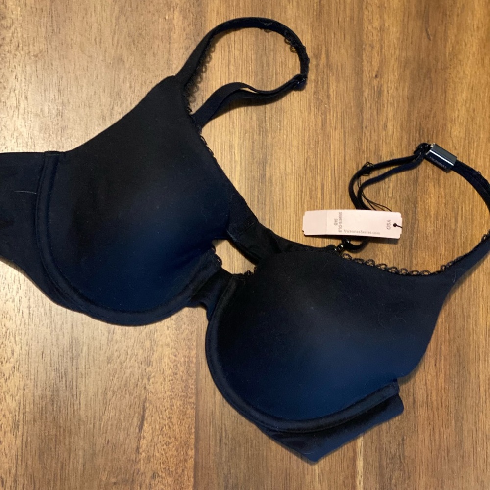 NWT Victoria’s Secret- body by Victoria - lined perfect coverage bra 34B